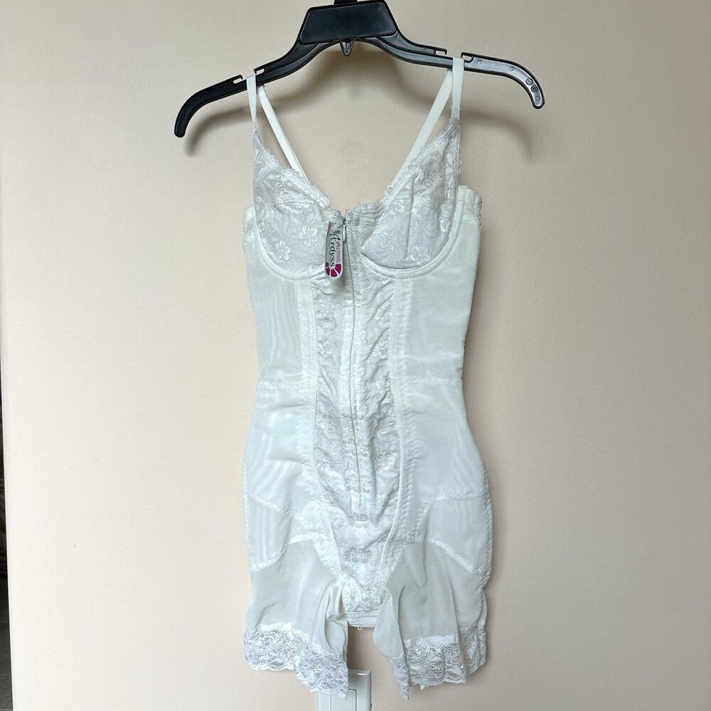 Ardyss Shapewear 34 A Full Body Lace Corselete Girdle Zip Hook & Eye White NWT